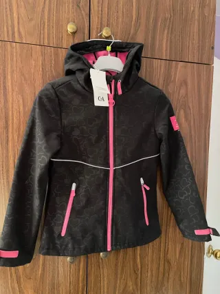 Chaqueta niña nueva sin uso C&A Negra Corazones y