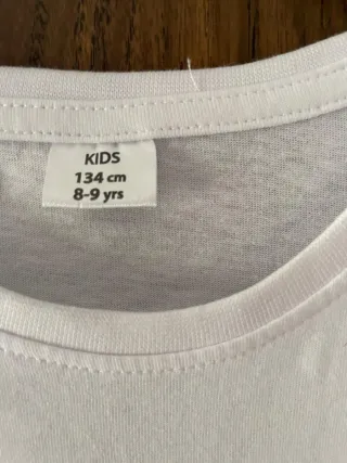 Chaqueta niña nueva sin uso C&A Negra Corazones y