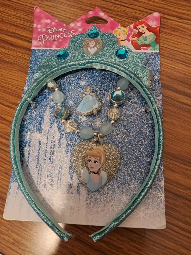 Diadema, collar y anillo Cenicienta.