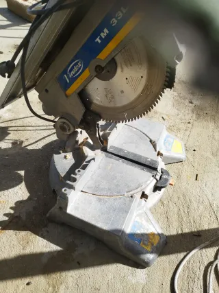 Sierra ingletadora profesional