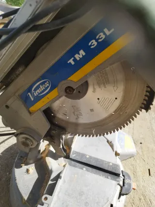 Sierra ingletadora profesional