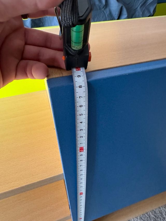 Mueble juvenil bajo con puerta