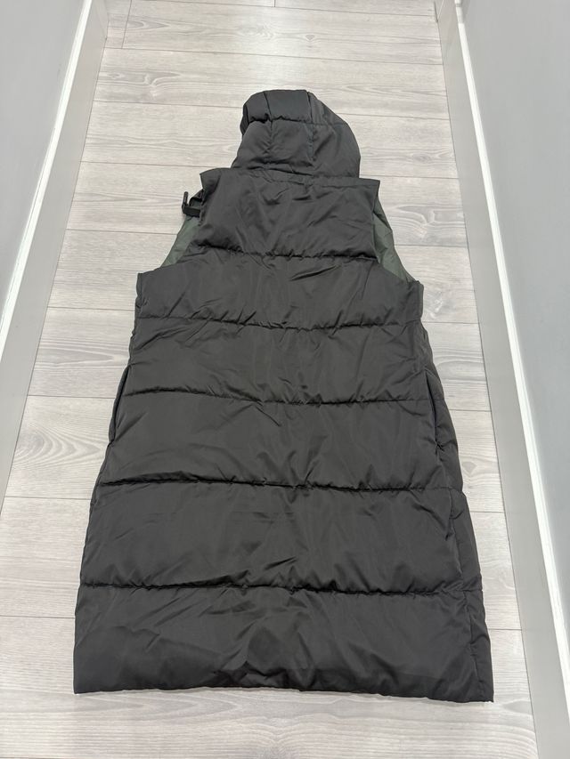 Vendo chaleco de mujer, reversible. Por un lado es