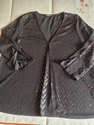 Camiseta lentejuelas negra