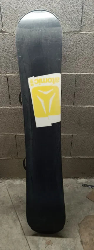 Tavola Snowboard Atomic con Attacchi