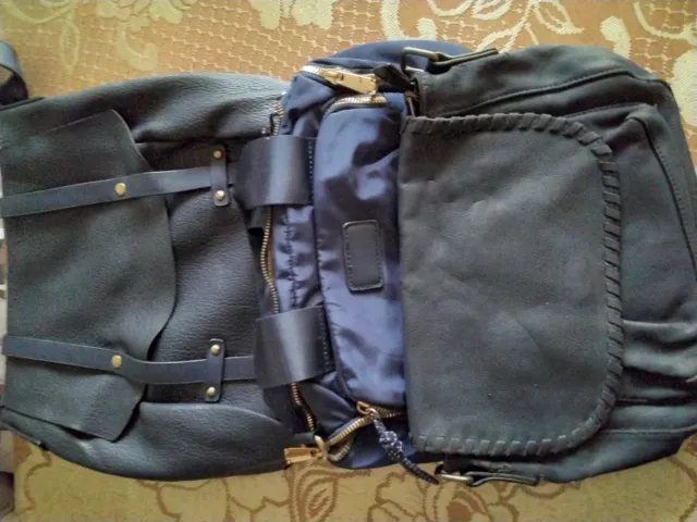 Bolso uno de ello estilo bandolera, y dos bolsos