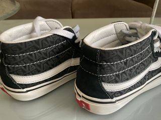 Zapatillas Vans SK8-Hi Negras y Grises