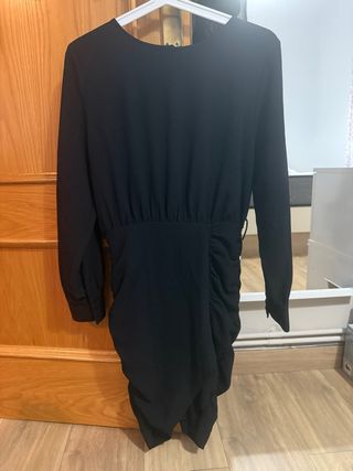 Vestido negro Zara
