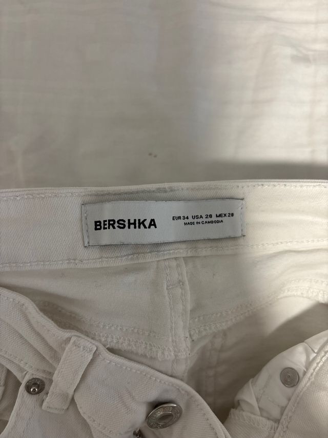 Vaqueros pitillo blancos