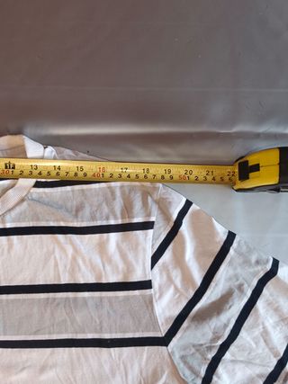 Camiseta Fila Vintage Y2K Rayas Grises y Blancas