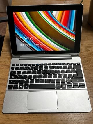 Acer One 10 Convertible Portátil/Tablet Plata