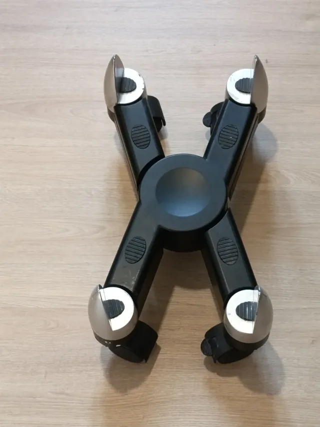 Soporte Torre PC con Ruedas