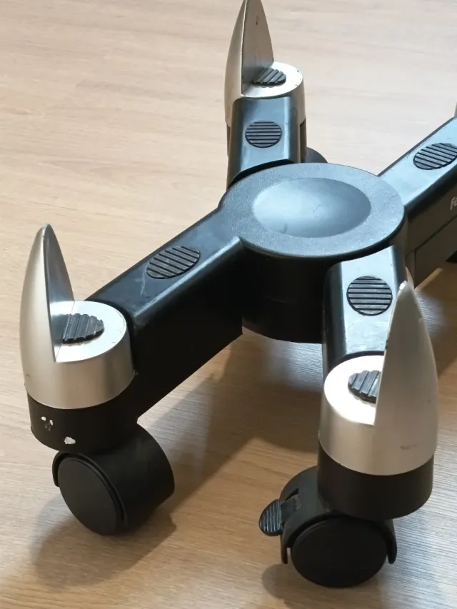 Soporte Torre PC con Ruedas