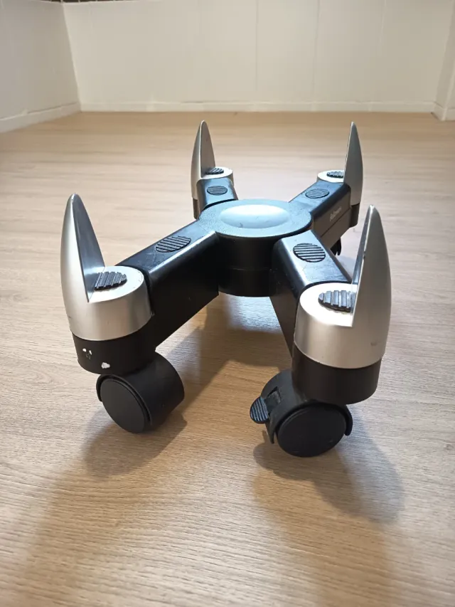 Soporte Torre PC con Ruedas