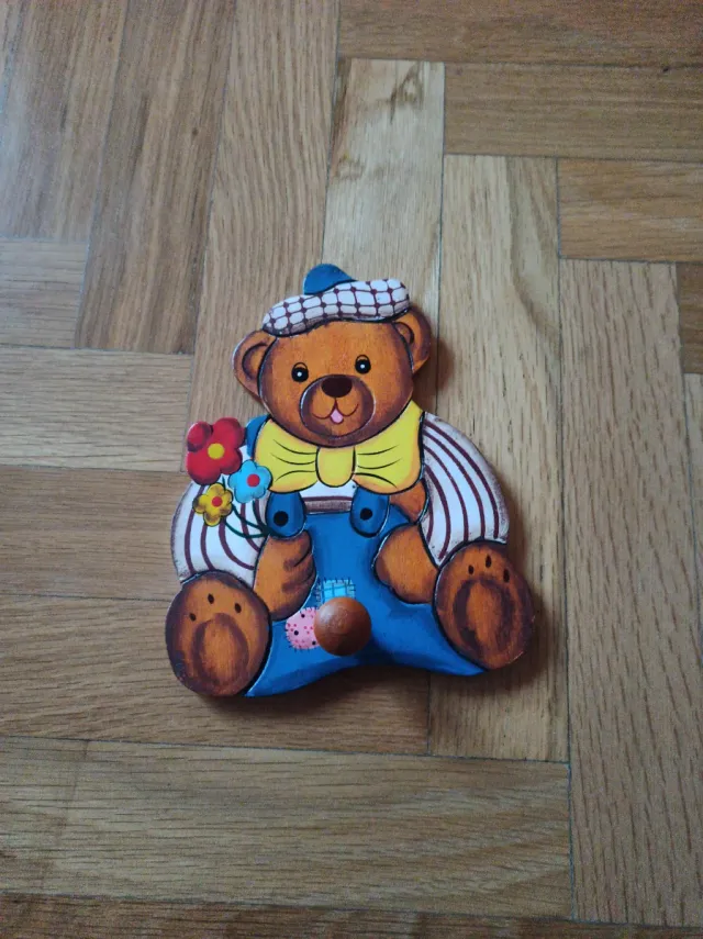 Gancho infantil de urso com flores