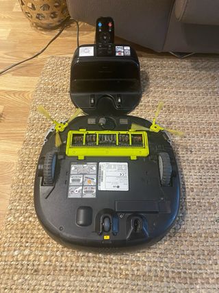 Roomba LG con batería nueva, muy poco uso.