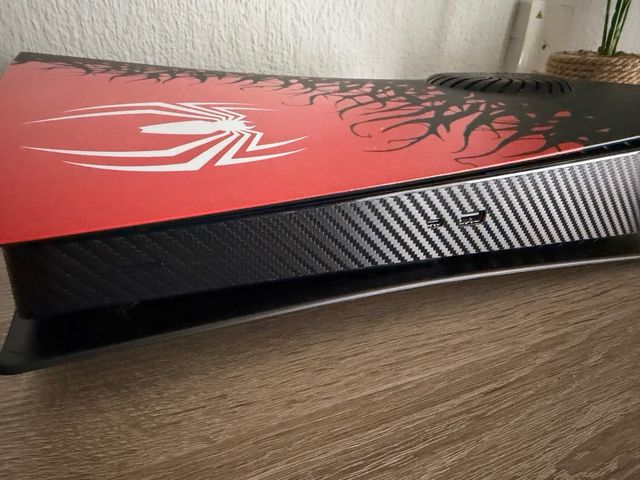 PlayStation 5 Digital Edition Nero/Rosso 1 TB