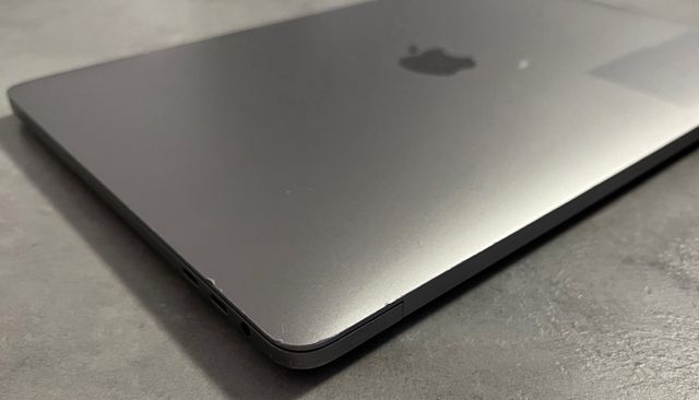 MacBook Pro touchbar i5 + 16Gb RAM