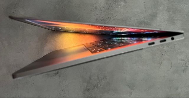 MacBook Pro touchbar i5 + 16Gb RAM