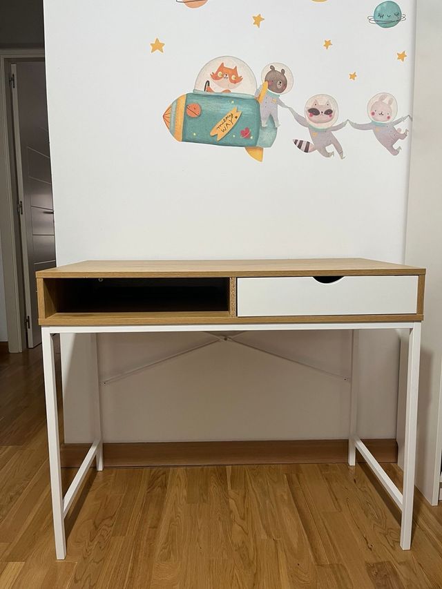 Scrivania in legno e metallo