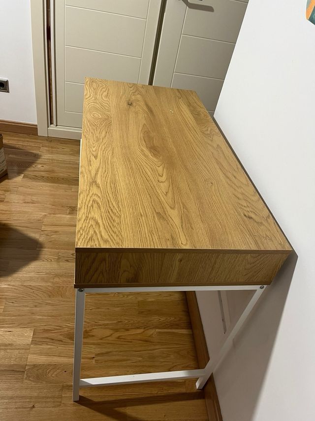 Scrivania in legno e metallo