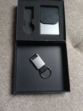 Llavero y Tarjetero Hombre Negro/Plata