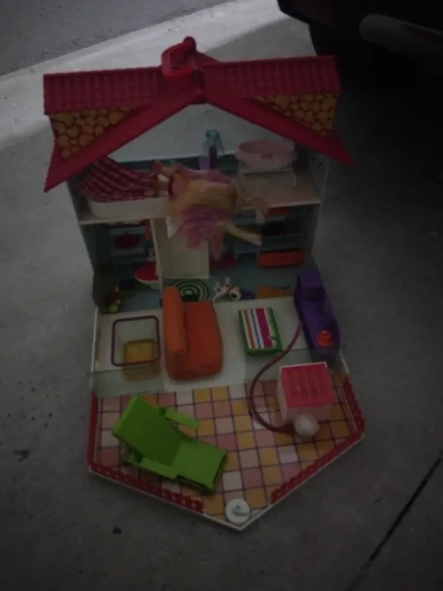 Casa de juguete colorida