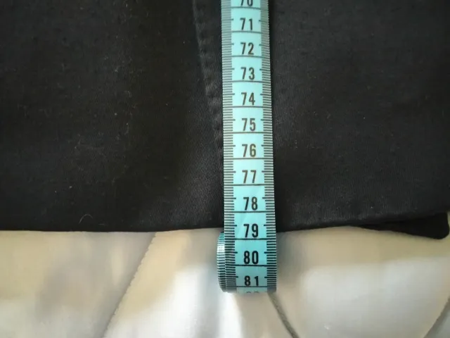 Americana azul marino de Blasier Skill.