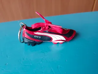 Llavero Bota Fútbol Eto'o Roja