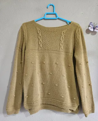 Conjunto 2 piezas: Jersey mostaza y pantalón negro