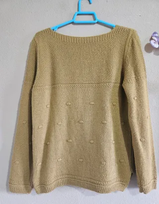 Conjunto 2 piezas: Jersey mostaza y pantalón negro