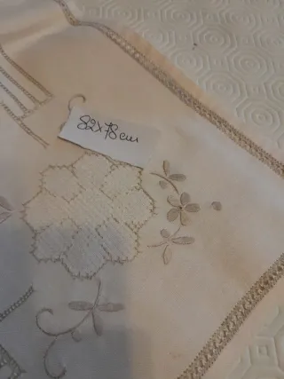 Tovaglietta ricamata a mano
