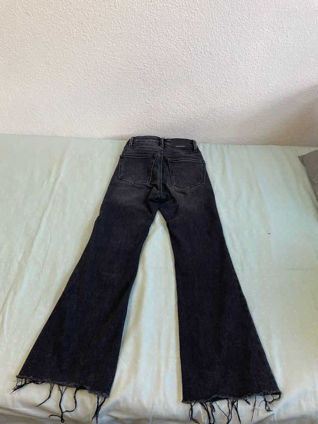 Pantalones vaqueros campana mujer talla 32, ud:7€