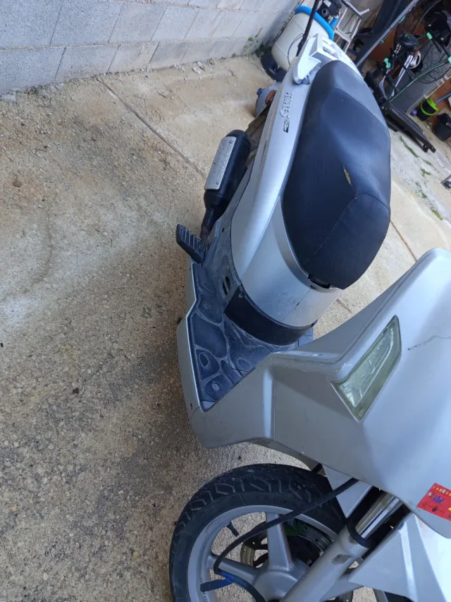 Kymco People 49cc 2T Moto 49