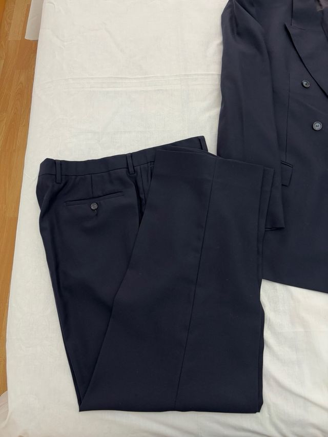 Traje cruzado azul marino