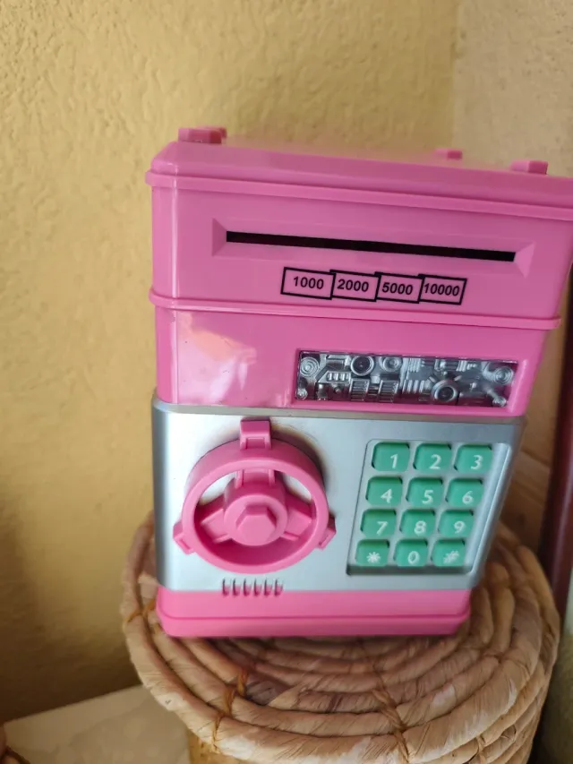 Hucha infantil electrónica con teclado