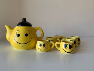 Set Teiera e 6 Tazze Gialle Faccine