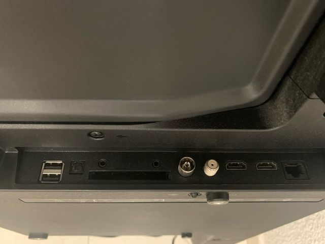 Televisor Negro pantalla rota