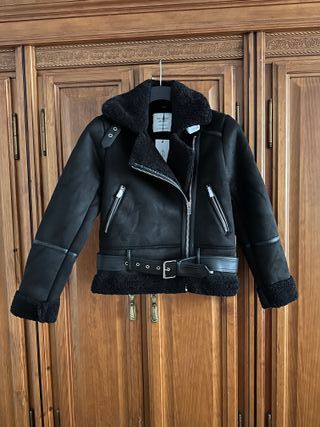 Cazadora Negra Stradivarius Talla Xs