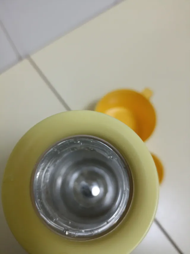 Termo Valira Sólido y Líquido Amarillo