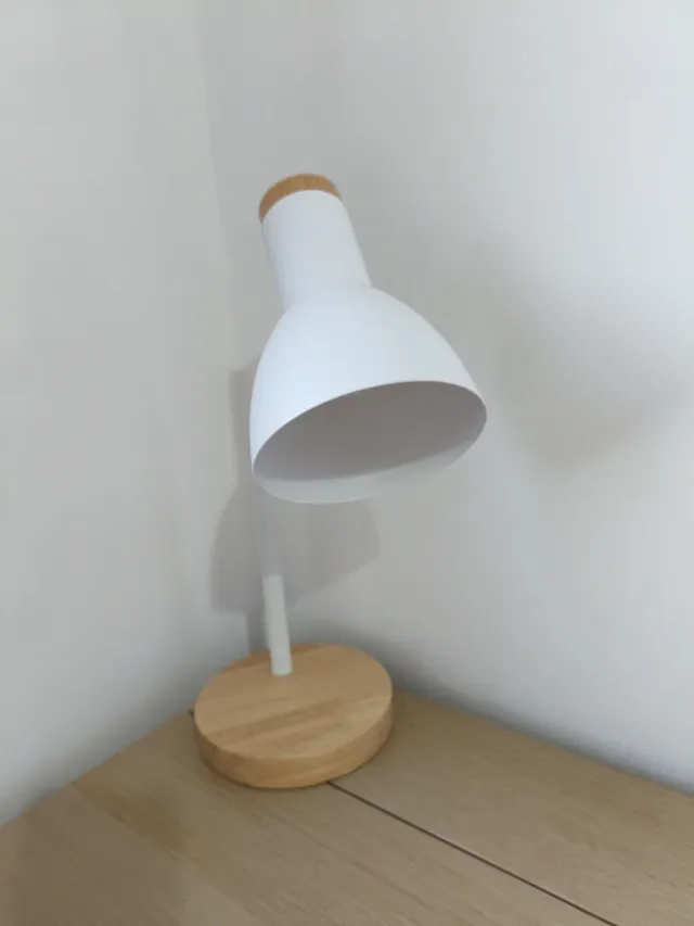 Lámpara de escritorio infantil madera y metal