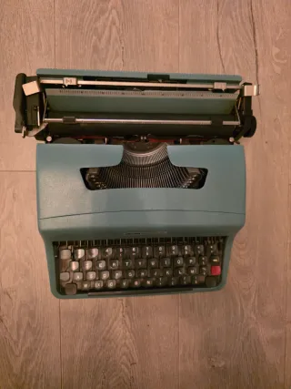Olivetti Lettera 32 Macchina da Scrivere