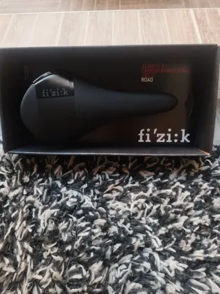 Sillín Fizik Aliante R1 Carbon