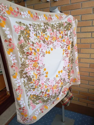 Pañuelo estampado floral