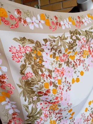 Pañuelo estampado floral