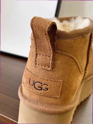 Botas UGG Mini Plataforma Talla 37