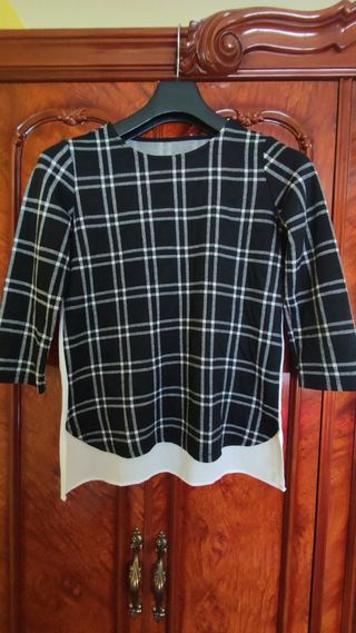 Blusa Stradivarius cuadros blanco y negro