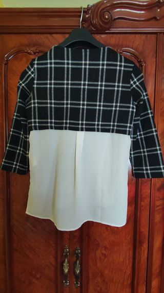 Blusa Stradivarius cuadros blanco y negro