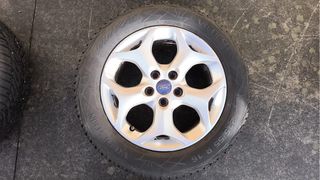 Llantas aluminio en 16 Ford C-Max calzadas