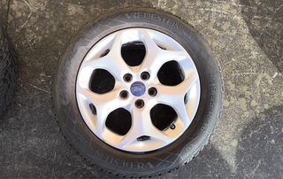 Llantas aluminio en 16 Ford C-Max calzadas